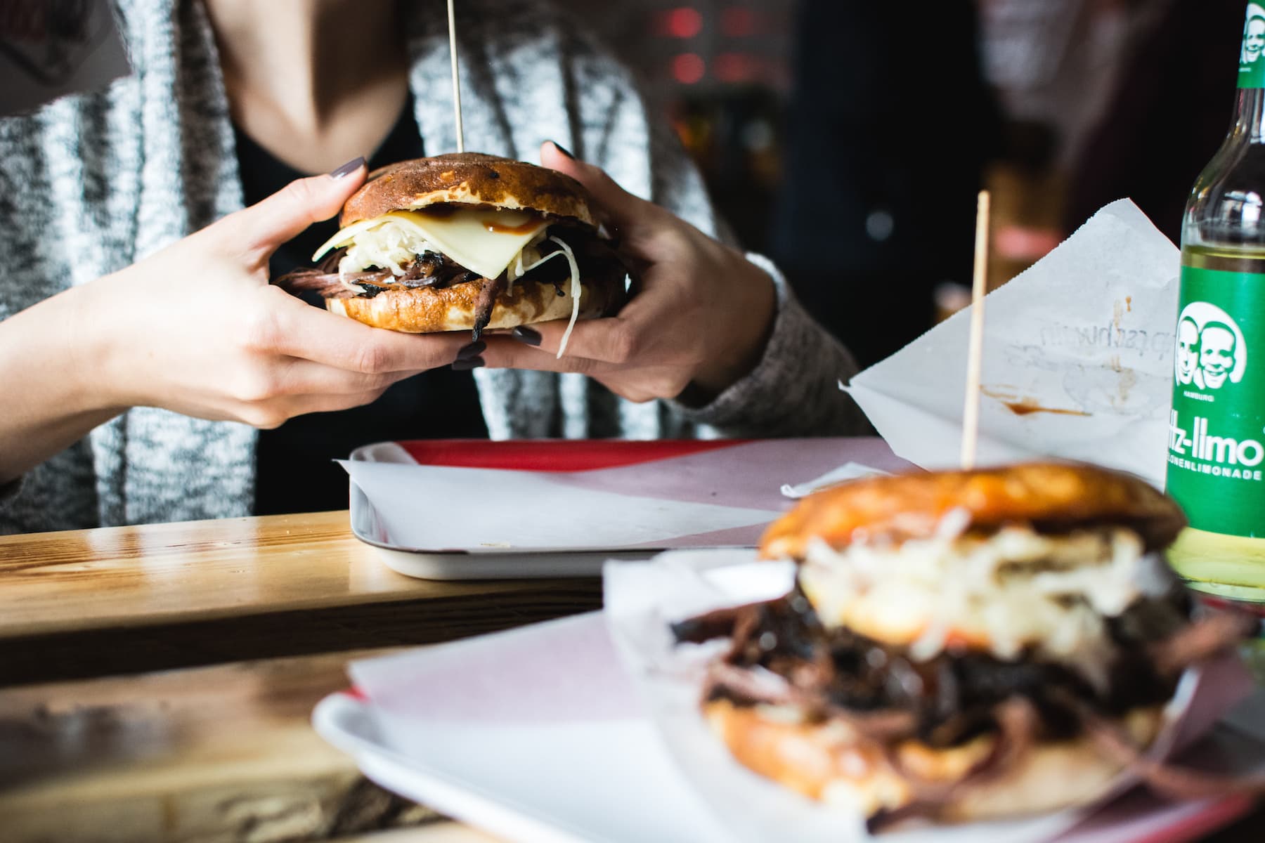 foodiesfeed-com_pulled-pork-burger.jpg