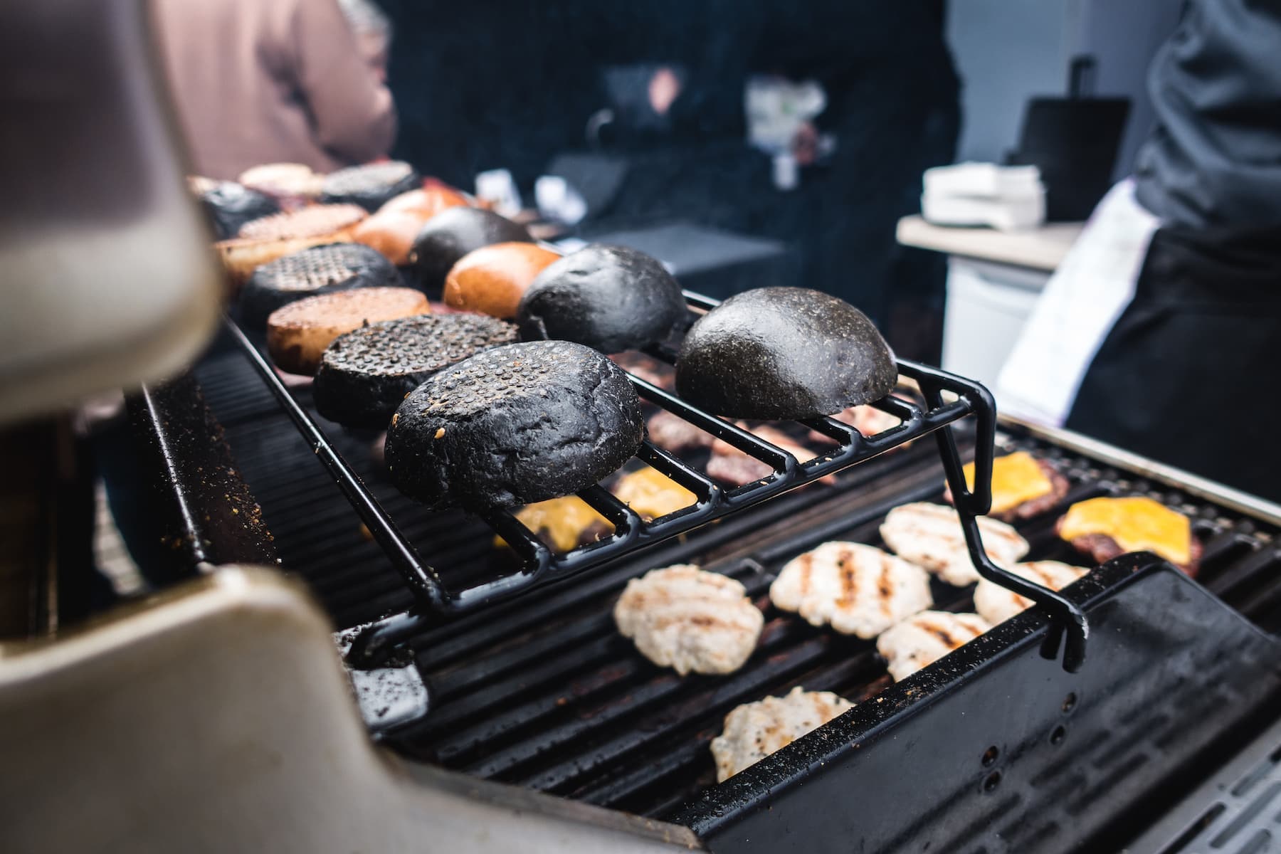 foodiesfeed-com_toasting-squid-ink-black-burger-buns.jpg